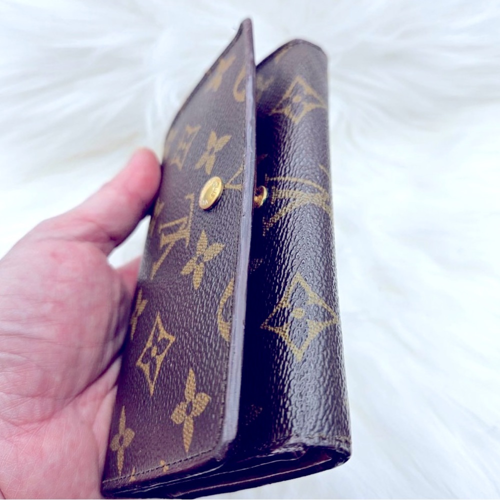LOUIS VUITTON Monogram Trifold Zip Wallet